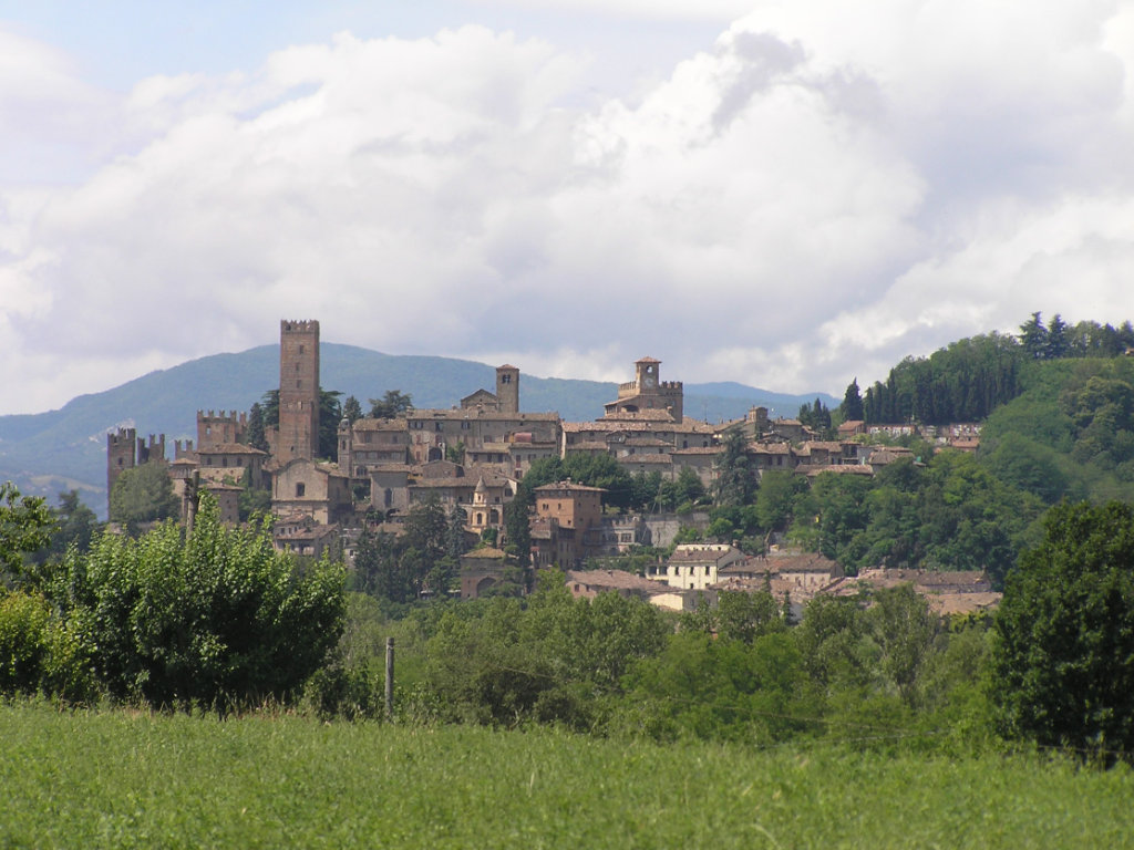 Panorama di Castell'Arquato visto dalla campagna